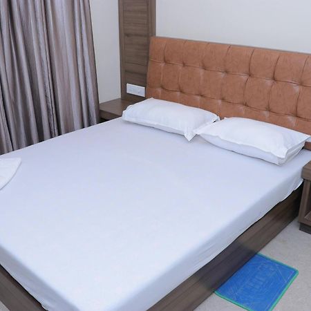 Sshankar Guest House Kolkata Bagian luar foto